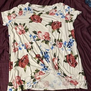 Adara t-shirt with flower/rose pattern on it. Size large